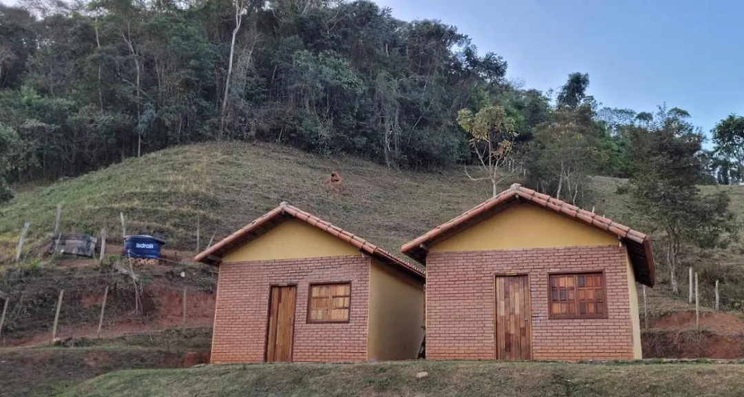 Pousada Fazenda e Pesqueiro Chalé da serra-1